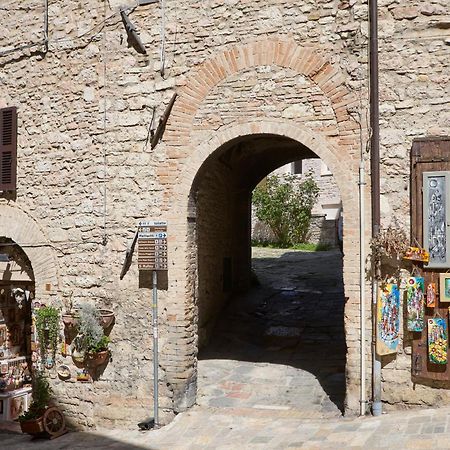 Il Cortile Di San Rufino Apartment Assisi Exterior photo